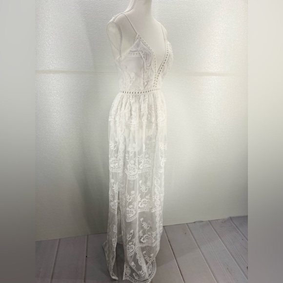 NWOT LACED CROCHET DRESS SIZE SMALL - Picture 8 of 17